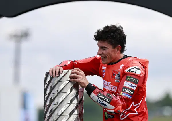 &ldquo;Marquez ha scelto la GP25 per penalizzare Bagnaia&rdquo;: Chris Vermeulen potrebbe averci appena spiegato l&rsquo;enorme differenza tra Marc e Pecco