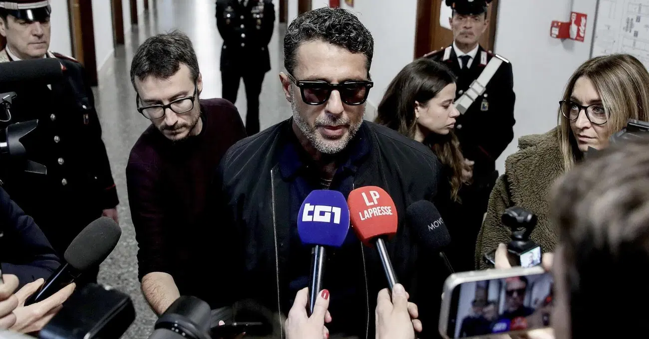 Caso Signorini, vendita gruppo Gedi, Elkann non ha pi&ugrave; bisogno della stampa ma delle piattaforme, unico modo per spegnere quelli come Corona. &Egrave; il potere che cambia pelle, bellezza