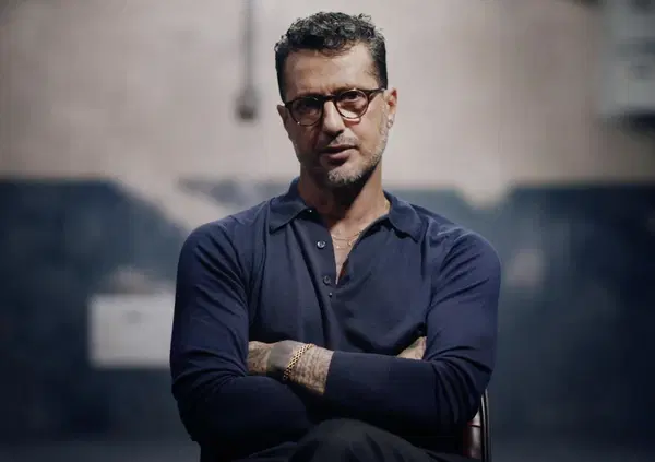 Ma cosa ci fa Travaglio nella serie Netflix su Corona? Ecco il direttore del Fatto nel trailer di &ldquo;Io sono notizia&rdquo;