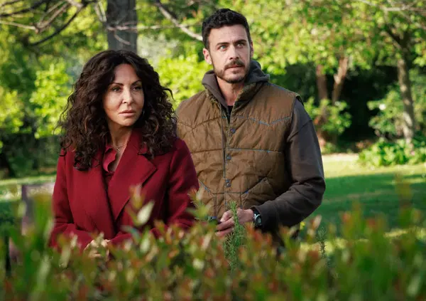 A Testa Alta &egrave; l&rsquo;ennesima fiction cagna di Canale 5 ad alto rischio turcata. E Sabrina Ferilli "attrisce" in una storia di revenge porn &egrave; l'usato sicuro di Mediaset