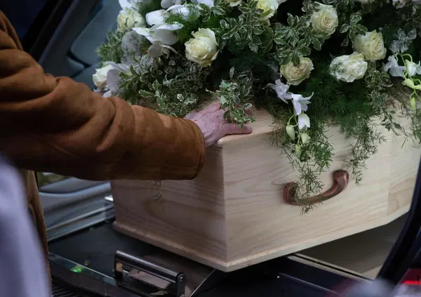 Crans-Montana, Lorenzo Quadri (Lega del Ticino) denuncia una shitstorm anti-svizzera che non esiste