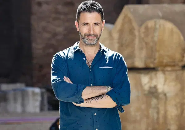 Pablo Trincia dovrebbe essere su Rai 1. Il vero servizio pubblico lo fa lui e &ldquo;L&rsquo;uomo sbagliato&rdquo; &egrave; l&rsquo;inchiesta-spettacolo che tutti dovrebbero vedere