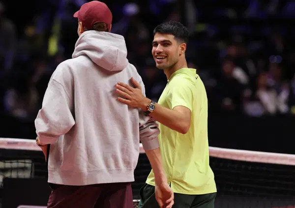 Il grande tennis tra Alcaraz e Sinner &egrave; uscito dal freezer ed &egrave; gi&agrave; 1 - 0 per lo spagnolo. Ecco come &egrave; andata a Seul e cosa ci lascia questa sfida