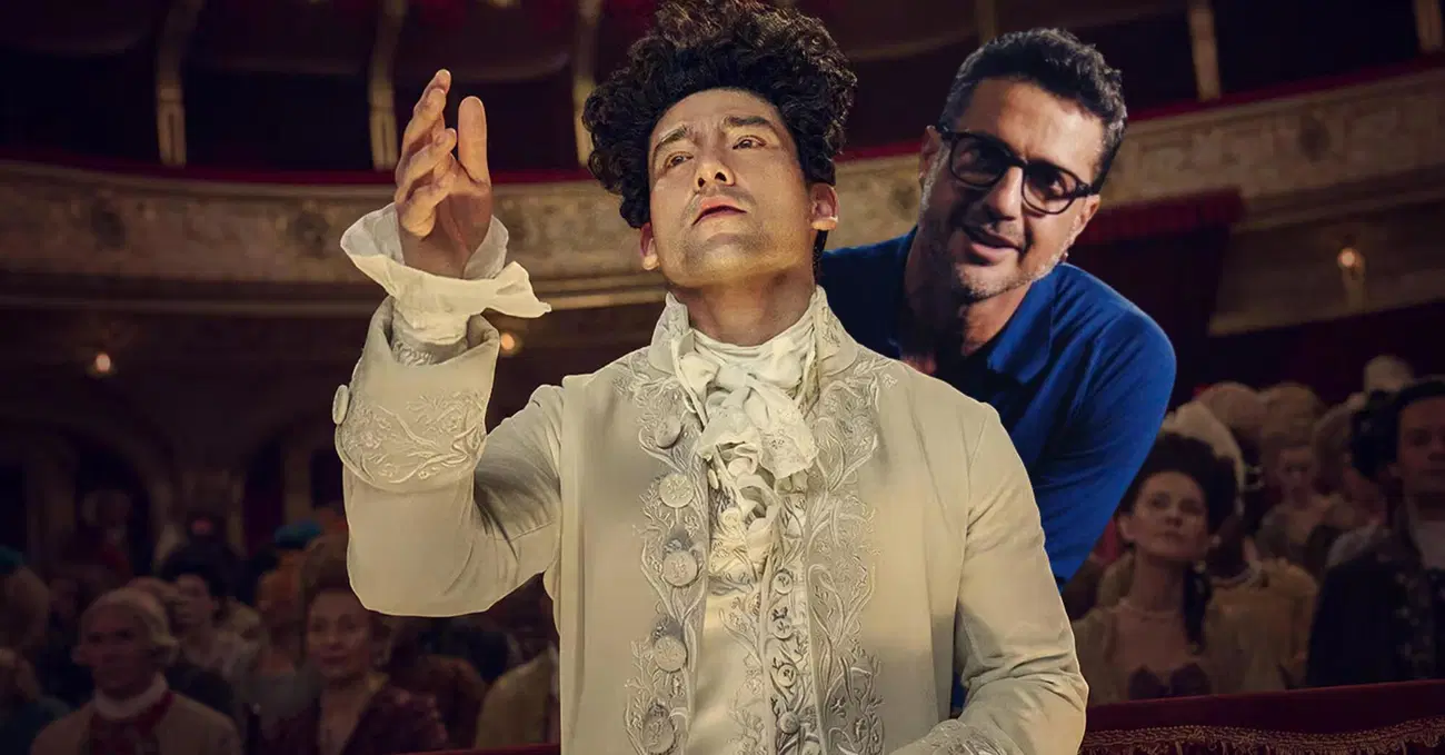 Mozart &egrave; un Corona che non ce l&rsquo;ha fatta? Salieri come Lele Mora, Leopold come Vittorio e c&rsquo;&egrave; pure Vallettopoli. &ldquo;Amadeus&rdquo; su Sky &egrave; un pugno in faccia di cinque ore a chiunque ami la classica (e i geni)