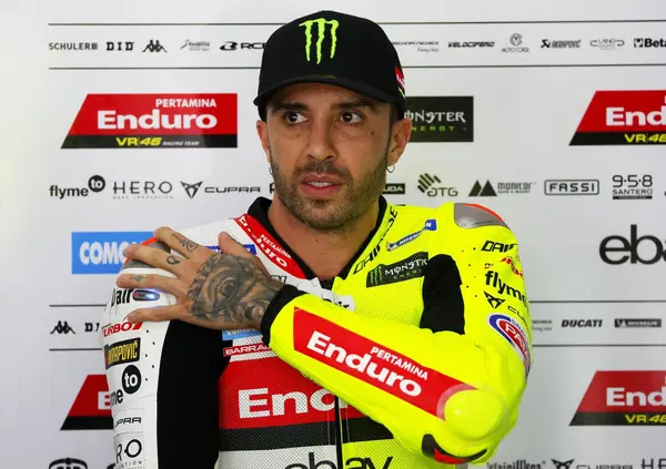 Andrea Iannone e Roc&iacute;o Munoz Morales insieme? Lui non sa pi&ugrave; come farsi notare da Elodie, lei da Bova: dura la vita degli 'ex di'!