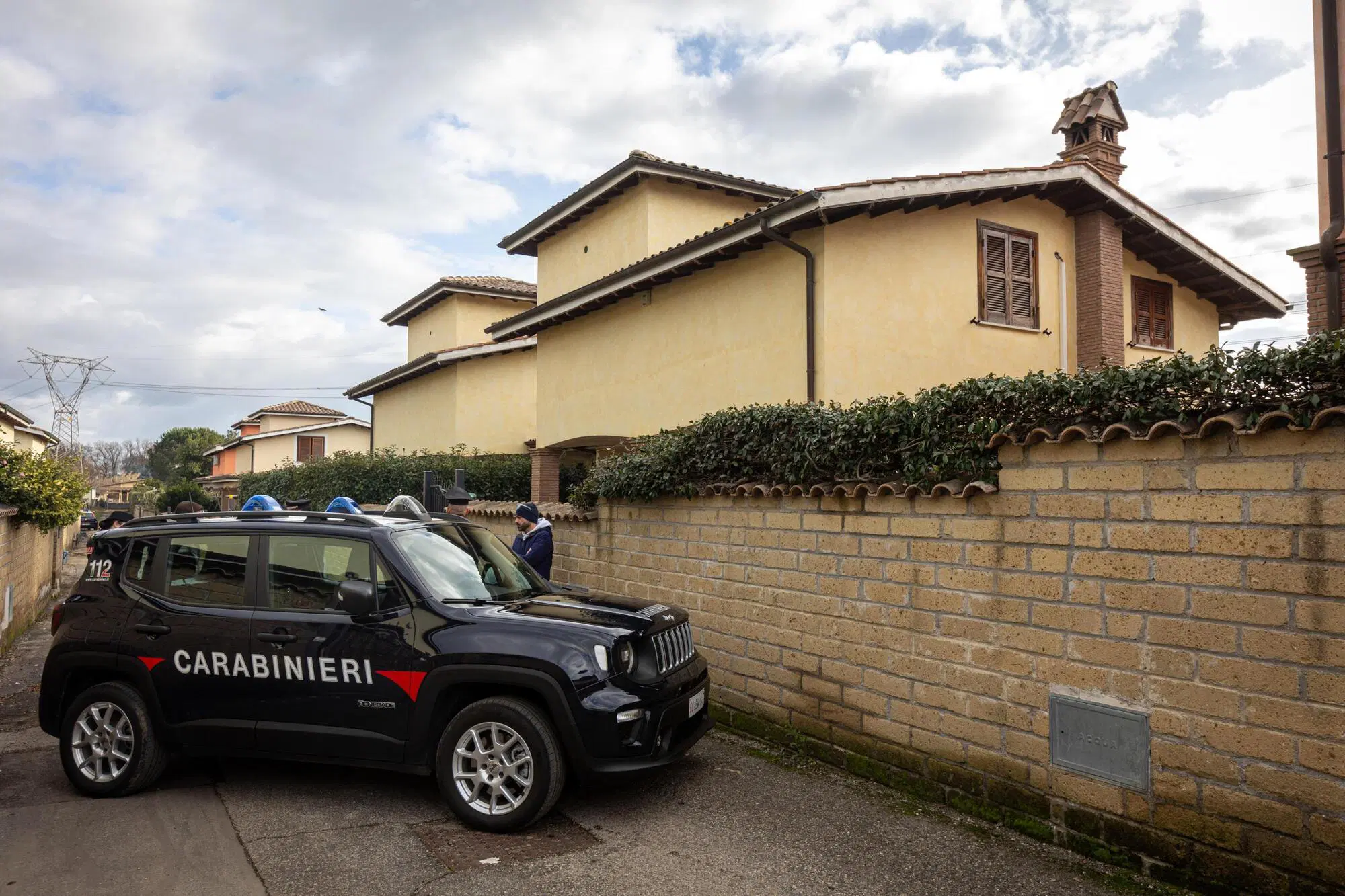 Carabinieri davanti all'abitazione di Federica Torzullo Ansa