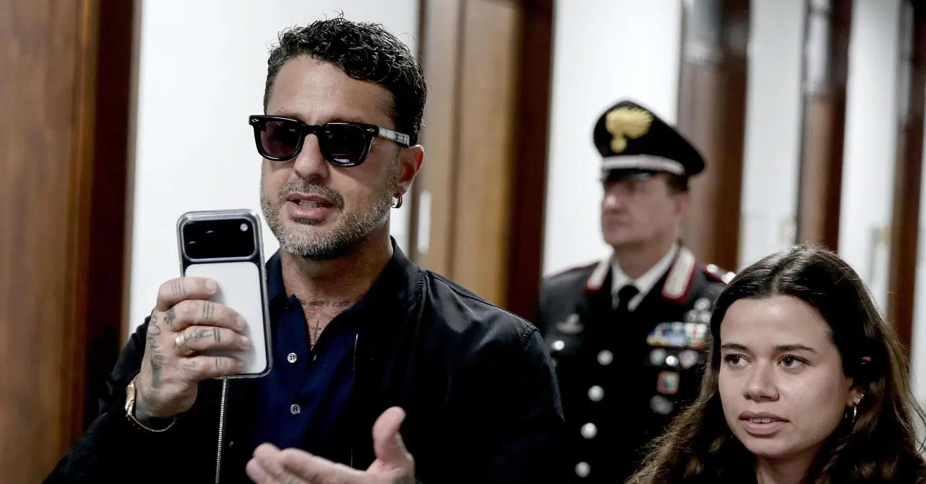 &ldquo;Voglio distruggere il sistema che ha distrutto mio padre&rdquo;: ecco chi &egrave; stato Vittorio &ldquo;King&rdquo; Corona, padre di Fabrizio. Sicilia, moda ed Emilio Fede