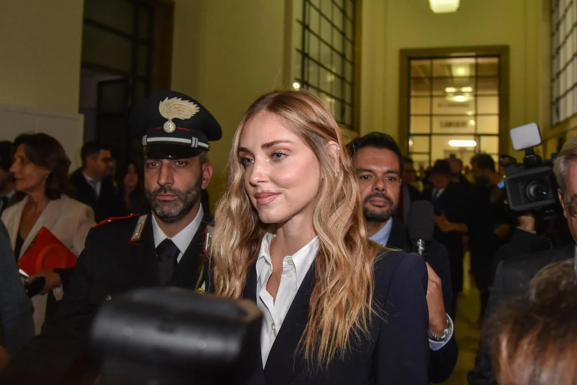 Chiara Ferragni esce dal tribunale