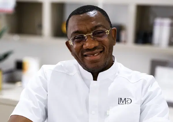 Ma che ci faceva un chirurgo plastico a Sportitalia per commentare la Coppa d&rsquo;Africa? Ecco chi &egrave; Benoit Menye: i social, la specializzazione e il commento in tv