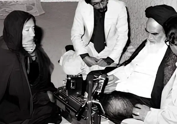 Oriana Fallaci e Khomeini: quell&rsquo;intervista del 1979 che spiegava l&rsquo;Iran di oggi (oltre l&rsquo;Islam), smascherava certe &ldquo;rivoluzioni&rdquo; e asfaltava gi&agrave; un Occidente che finge ancora di non capire