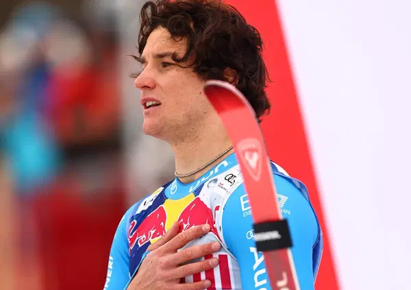 Franzoni vince la discesa libera a Kitzbuehel e si commuove per Franzoso. Il senso di questo sport &egrave; tutto l&igrave;: un amico che dal cielo ti dice di andare pi&ugrave; forte