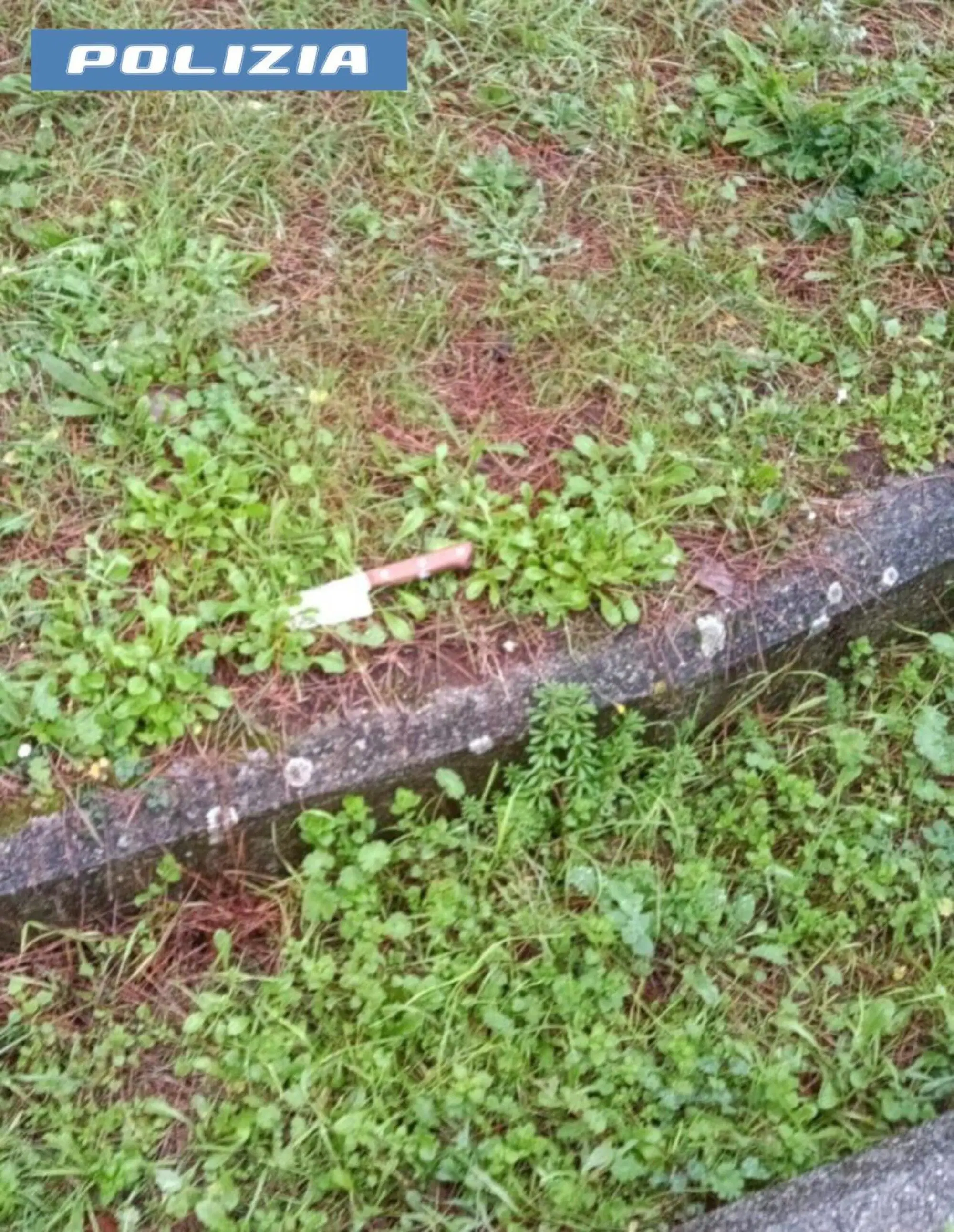 Un coltello da cucina dei tifosi della Lazio