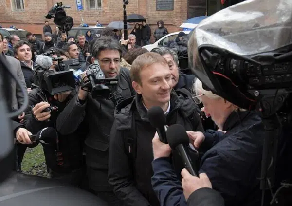 Garlasco, Mediaset e Fabrizio Corona: il TG5 pu&ograve; insistere sul &ldquo;materiale pe𝛿o&rdquo; di Alberto Stasi e Falsissimo deve  tacere?  Un Pier Silvio e due misure&hellip;