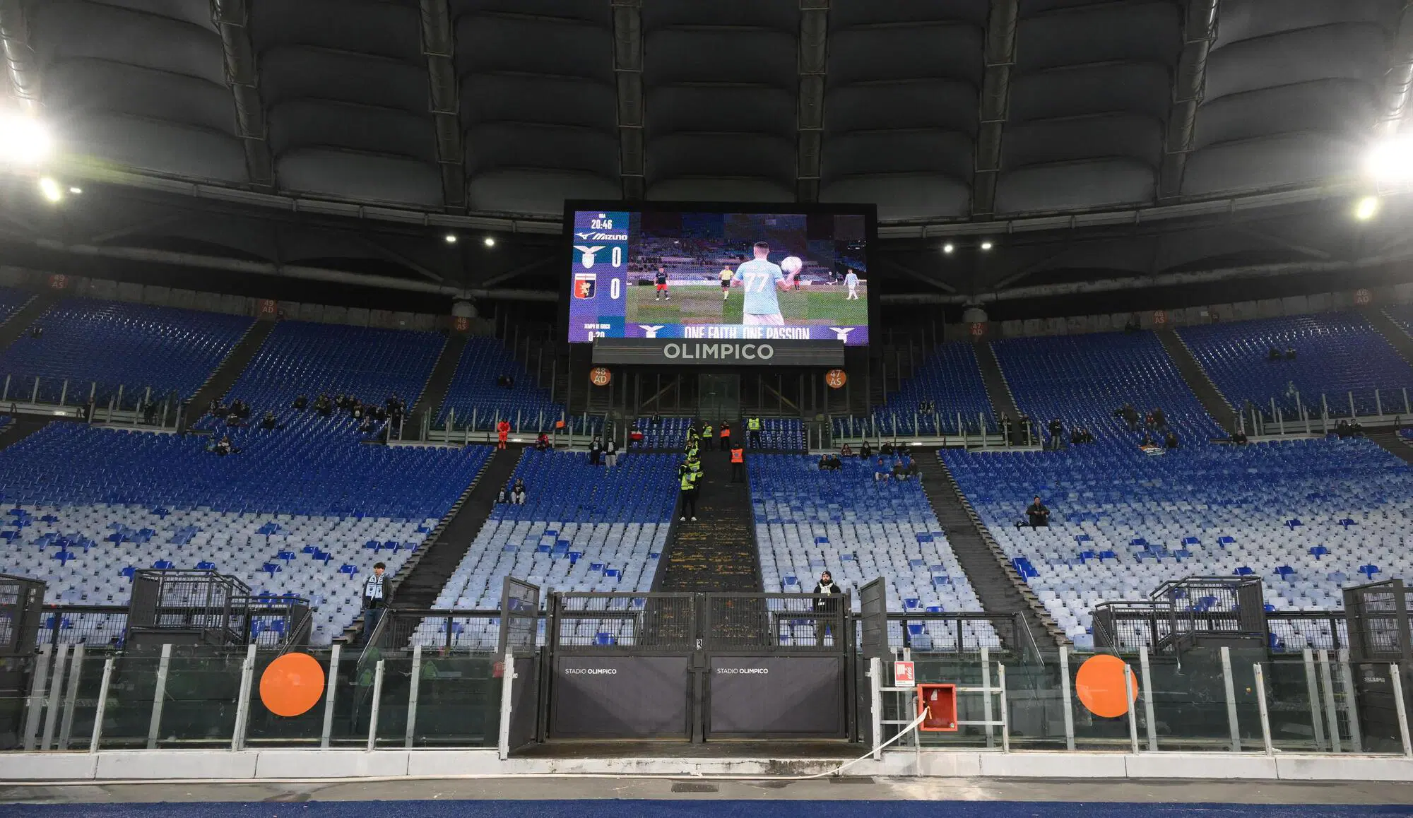 L'Olimpico vuoto in Lazio-Genoa