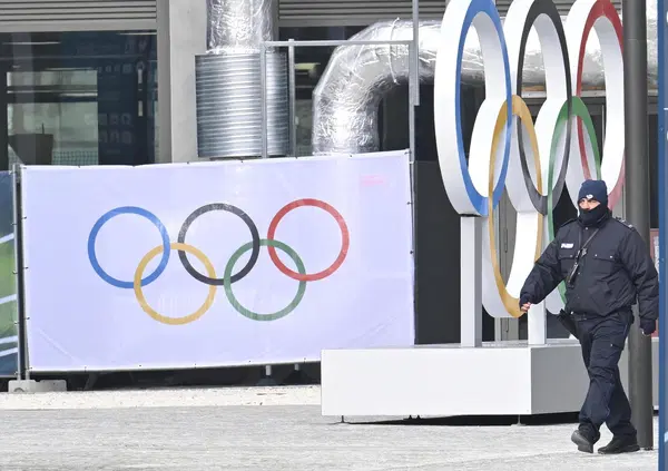 Con le Olimpiadi Milano &egrave; diventata la &ldquo;citt&agrave; delle spie&rdquo;. Mossad, 007 di Putin, Qatar, Ice: altro che sport, la vera sfida si gioca nell'ombra. Ecco cosa c'&egrave; in palio