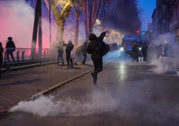 Se vi scandalizzate della violenza non avete capito niente: un editoriale di protesta contro tutti