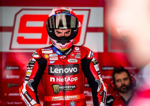 Marc Marquez &egrave; tornato, ma come sta davvero? I test di Sepang, il rinnovo con Ducati e i problemi al braccio destro