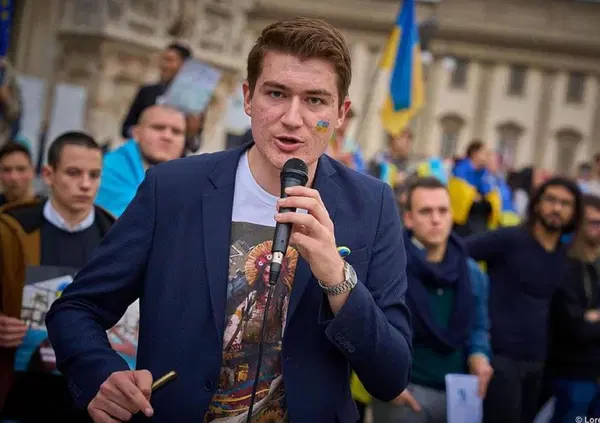 Sugli scontri a Torino ascoltate Matteo Hallissey: &ldquo;Chi manifesta pacificamente ha una responsabilit&agrave;&rdquo;. Intervista al leader dei Radicali: &ldquo;Basta essere democristiani&rdquo;