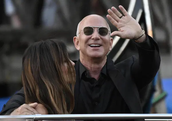 Perch&eacute; Jeff Bezos ha licenziato 300 giornalisti dal Washington Post? I razzi, lo Spazio e Amazon valgono pi&ugrave; dell'informazione...