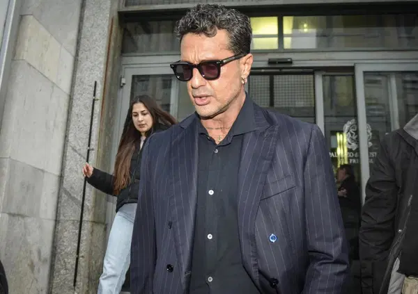 Cosa sta succedendo nella testa di Fabrizio Corona. Siamo stati a casa sua: &ldquo;Sto preparando una mossa che sorprender&agrave; tutti&rdquo;. Le sue prime parole dopo il silenzio