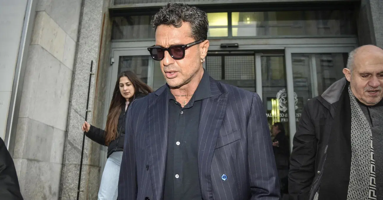 Cosa sta succedendo nella testa di Fabrizio Corona. Siamo stati a casa sua: &ldquo;Sto preparando una mossa che sorprender&agrave; tutti&rdquo;. Le sue prime parole dopo il silenzio