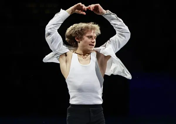 Il LeBron James del pattinaggio artistico &egrave; alle Olimpiadi: ecco Ilia Malinin, il &ldquo;dio dei quadrupli&rdquo; con i tifosi nei palazzetti anche in allenamento. I video virali su TikTok e il &ldquo;dieci&rdquo; di Snoop Dogg