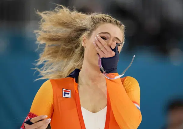 Jutta Leerdam oltre le lacrime di Jake Paul: ma chi &egrave; la medaglia d&rsquo;oro nel pattinaggio di velocit&agrave; alle Olimpiadi di Milano Cortina?