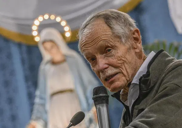 Cara sinistra, ascolta Erri De Luca intervistato da Gomez. &Egrave; l&rsquo;antidoto ai Barbero: sionista, pro-Ucraina, lettore della Bibbia 