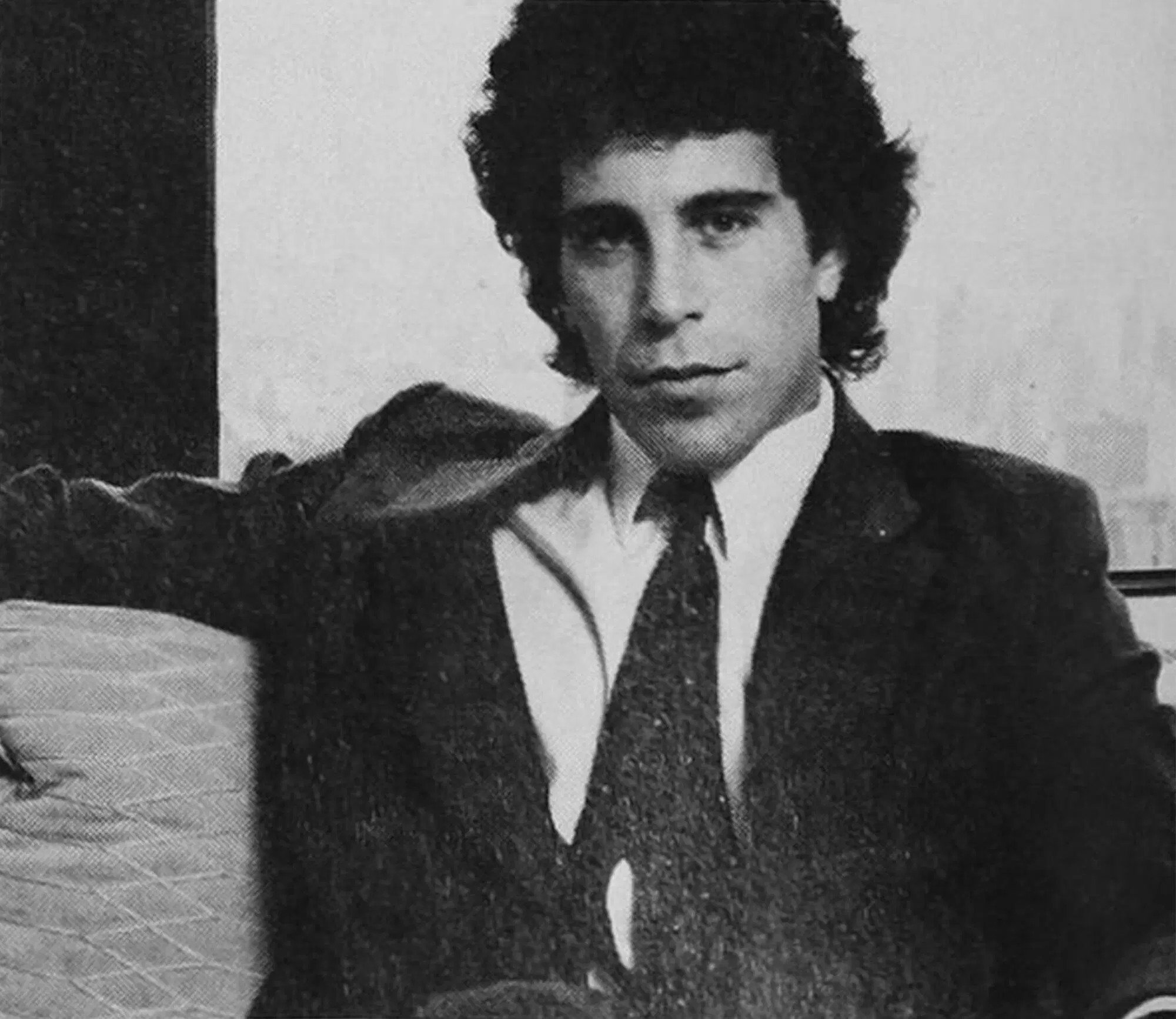 Le storie vere, quelle delle donne che non ce l&rsquo;hanno fatta, che hanno portato addosso per anni il peso della violenza, alcune fino a togliersi la vita, si mescolano a versioni finte, levigate, eroticizzate e il&nbsp;risultato &egrave; una memoria collettiva dis