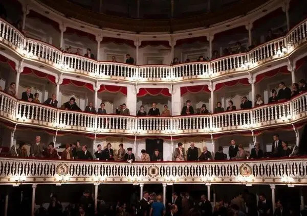 S&igrave;, il Sannazzaro di Napoli &egrave; stato distrutto da un incendio, ma evitiamo la retorica. Ha ragione Vinicio Marchioni: il teatro sta vivendo il suo Rinascimento.  Da Tarantino alla Sicilia (persino il giornalismo torna a fare inchieste culturali)