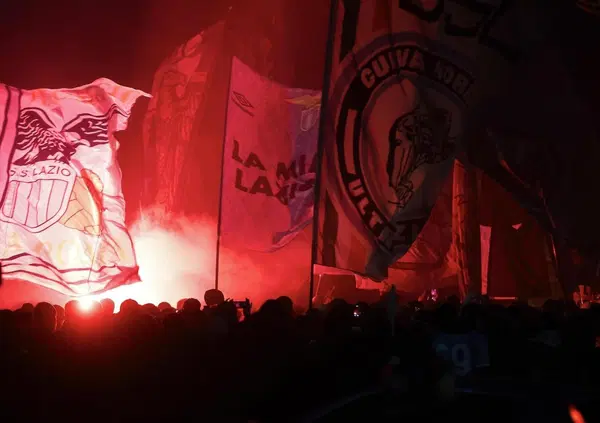 La rivolta senza fine dei tifosi della Lazio. E l&rsquo;accusa della curva Nord &egrave; pesante: il club di Lotito avrebbe gonfiato il numero di biglietti venduti per la partita con l&rsquo;Atalanta 