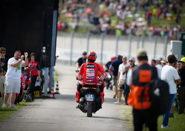 &ldquo;Vedremo come star&agrave;&rdquo;: il dubbio di Andrea Dovizioso su Marc Marquez. E Stefan Bradl ha un (assurdo) consiglio per asfaltare il 93