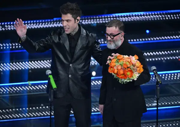 Masini e Fedez "culodritto" a Sanremo: dall&rsquo;uva rubata al minibar, siamo padri nudi e spezzati (dal &ldquo;male necessario&rdquo;)