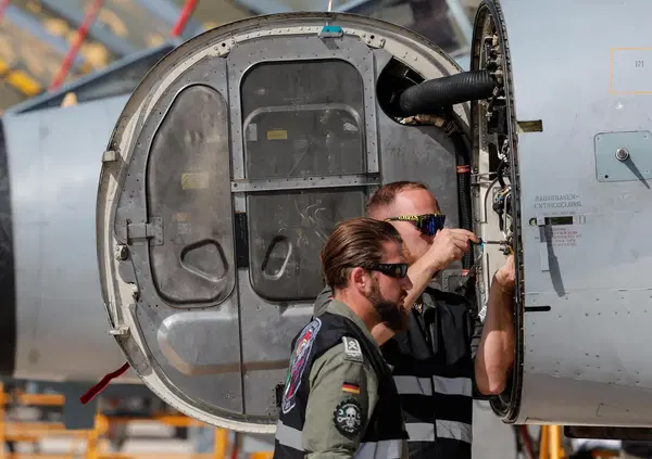 Avete letto la notizia dei pezzi di aerei militari spariti dall'Italia? Quello che non sapete &egrave; cosa c'&egrave; dietro. L'America Latina, la pista dei terroristi e del mercato nero, e il ruolo degli Stati Uniti