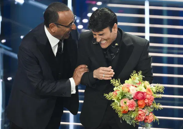 Sapete perch&eacute; a tutti piace Sal Da Vinci a Sanremo? Perch&eacute; con &ldquo;Per sempre s&igrave;&rdquo; non fa politica e ci ricorda che il Festival &egrave; anche un tributo alla leggerezza (almeno una volta all&rsquo;anno)