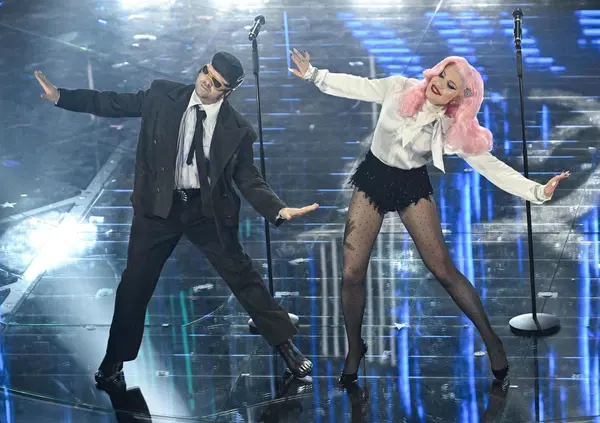 Ditonellapiaga e Tony Pitony con &ldquo;The lady is a tramp&rdquo; diventano i Ditony medi di questo Festival: jazz, pop, e vittoria bellissima 