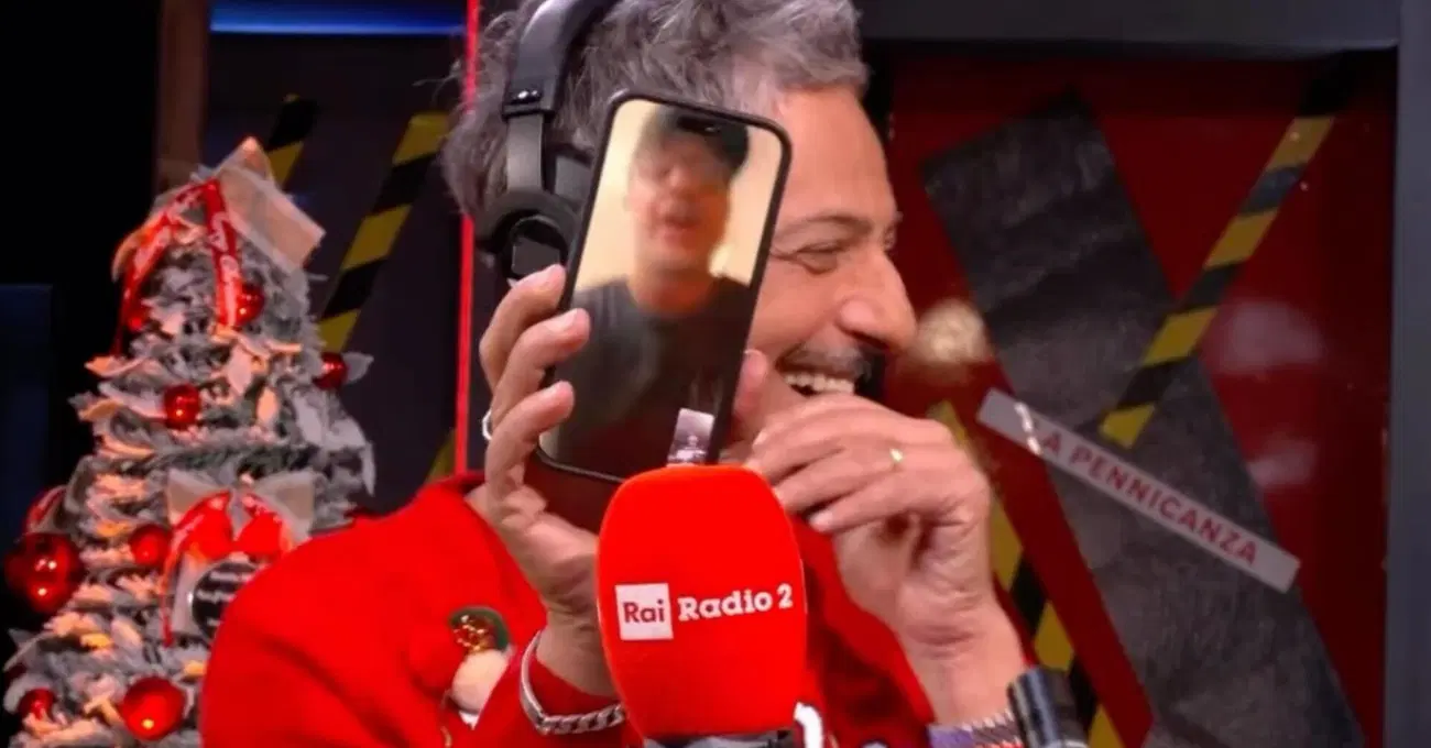 Fiorello dice che Mediaset ha impedito a uno/a dei suoi di andare ospite per Rai Radio 2 dopo il caos Corona-Signorini, ma chi &egrave;? Noi glielo abbiamo chiesto direttamente a lui e la sua risposta &egrave; tutta catanese