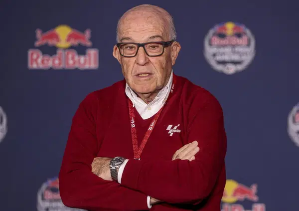 La guerra in Iran fa saltare il GP del Qatar, ma Carmelo Ezpeleta non vuole l&rsquo;Argentina: &ldquo;Di certo non correremo in un altro luogo&rdquo;