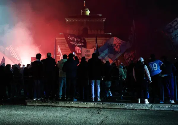 Ultras Lazio e Lotito: guerra totale. I tifosi saltano la protesta a Ponte Milvio: &ldquo;Vedrete i risvolti sull&rsquo;economia&rdquo;. E sul nuovo stadio (e i prestiti da banche e fondi) &egrave; polemica: &ldquo;Ma non si pagava da solo?&rdquo;