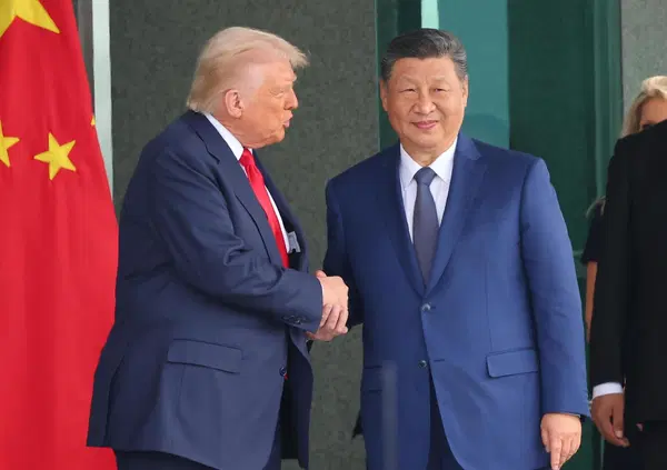 Trump bombarda l'Iran ma il vero obiettivo &egrave; la Cina? Dazi, petrolio, Taiwan: vi anticipiamo la trattativa con Xi 