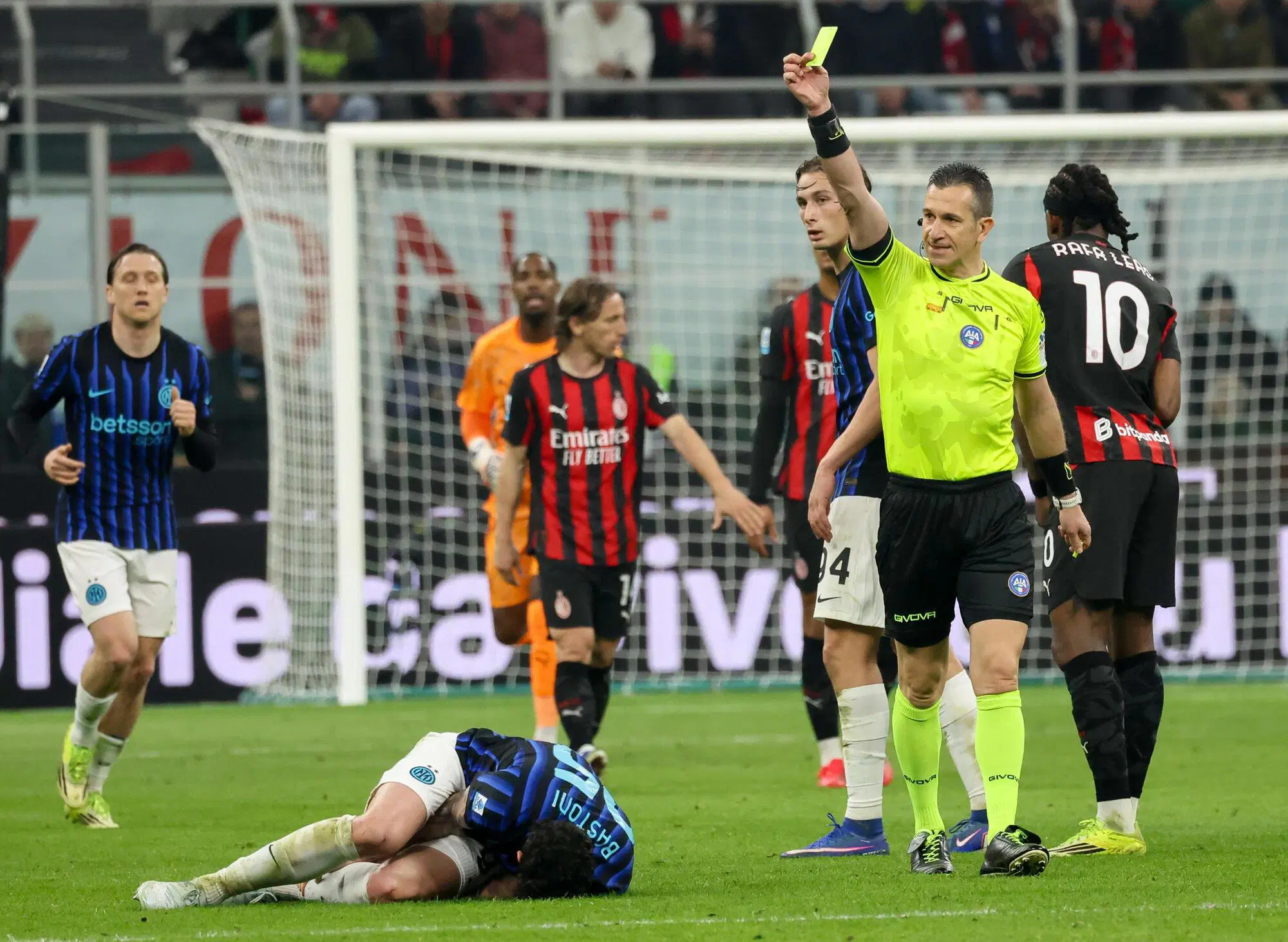 L'arbitro Doveri in Milan-Inter