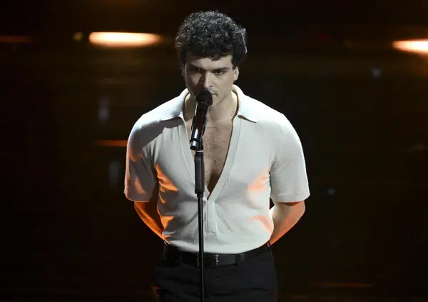 Da Sanremo a fa' er fluido su TikTok: Leo Gassmann, ma quando te lo trovi un lavoro vero? 