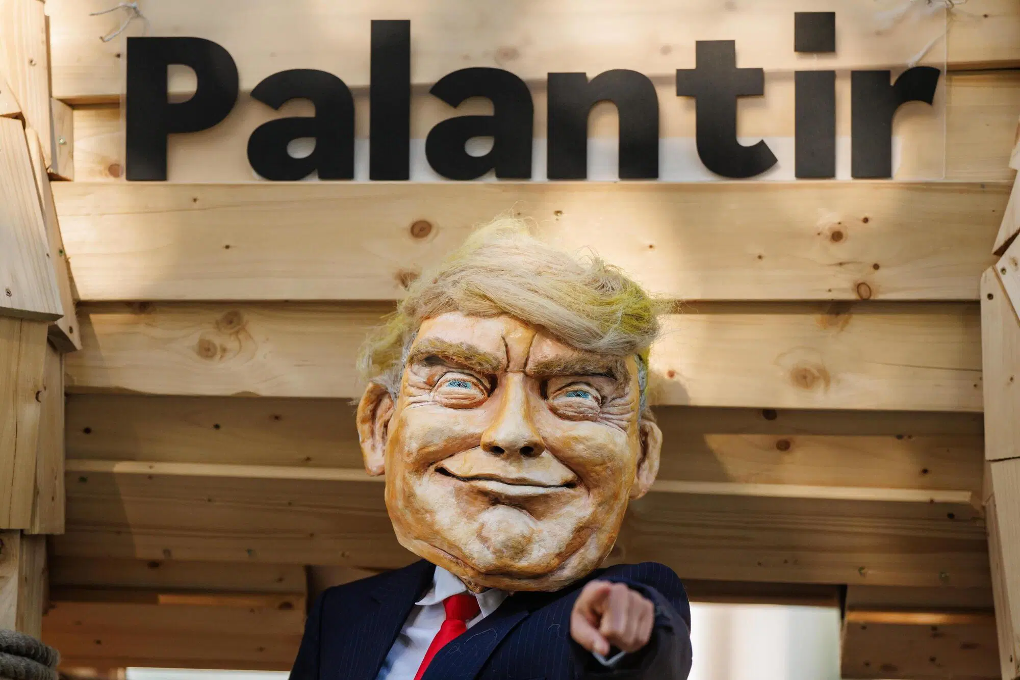Palantir e Donald Trump secondo gli attivisti Ansa