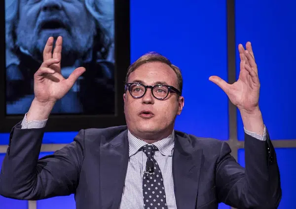 Tutto quello che non torna nell'intervista di Cerno dopo le critiche a "2 di picche"