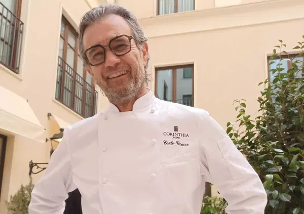 Siamo andati a mangiare da Carlo Cracco all&rsquo;Hotel Corinthia a Roma, ci ha serviti personalmente e lo abbiamo intervistato: &ldquo;Io antipatico? Solo se mi rompono i coglio*i&rdquo;. Ma com&rsquo;&egrave; la sua carbonata?