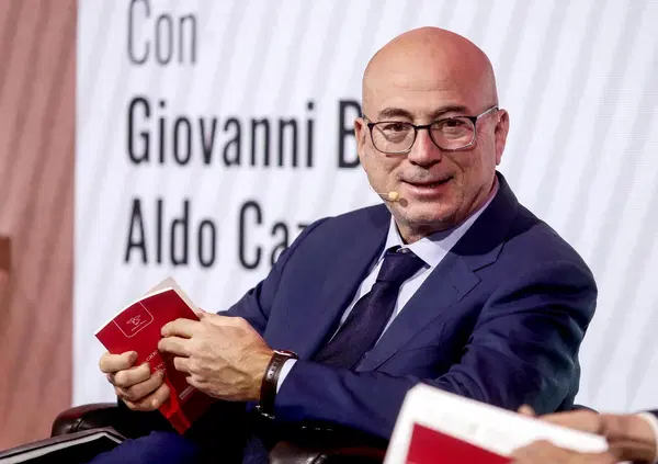 Aldo Cazzullo con la sparata su Sal Da Vinci si &egrave; giocato la direzione del Corriere? Cos&igrave; si dice in via Solferino, ma la domanda &egrave;: con tutti i vicedirettori che c&rsquo;erano, nessuno ha controllato?