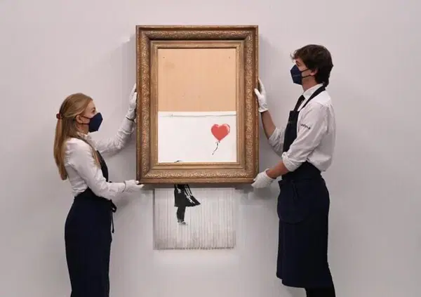 Davvero Banksy ha fatto la fine di Tony Pitony? Il cavaliere d&rsquo;oro della street art &egrave; senza maschera: ora ha un viso, un nome, un cognome e un avvocato arrabbiatissimo (e dovremmo esserlo un po&rsquo; anche tutti noi)