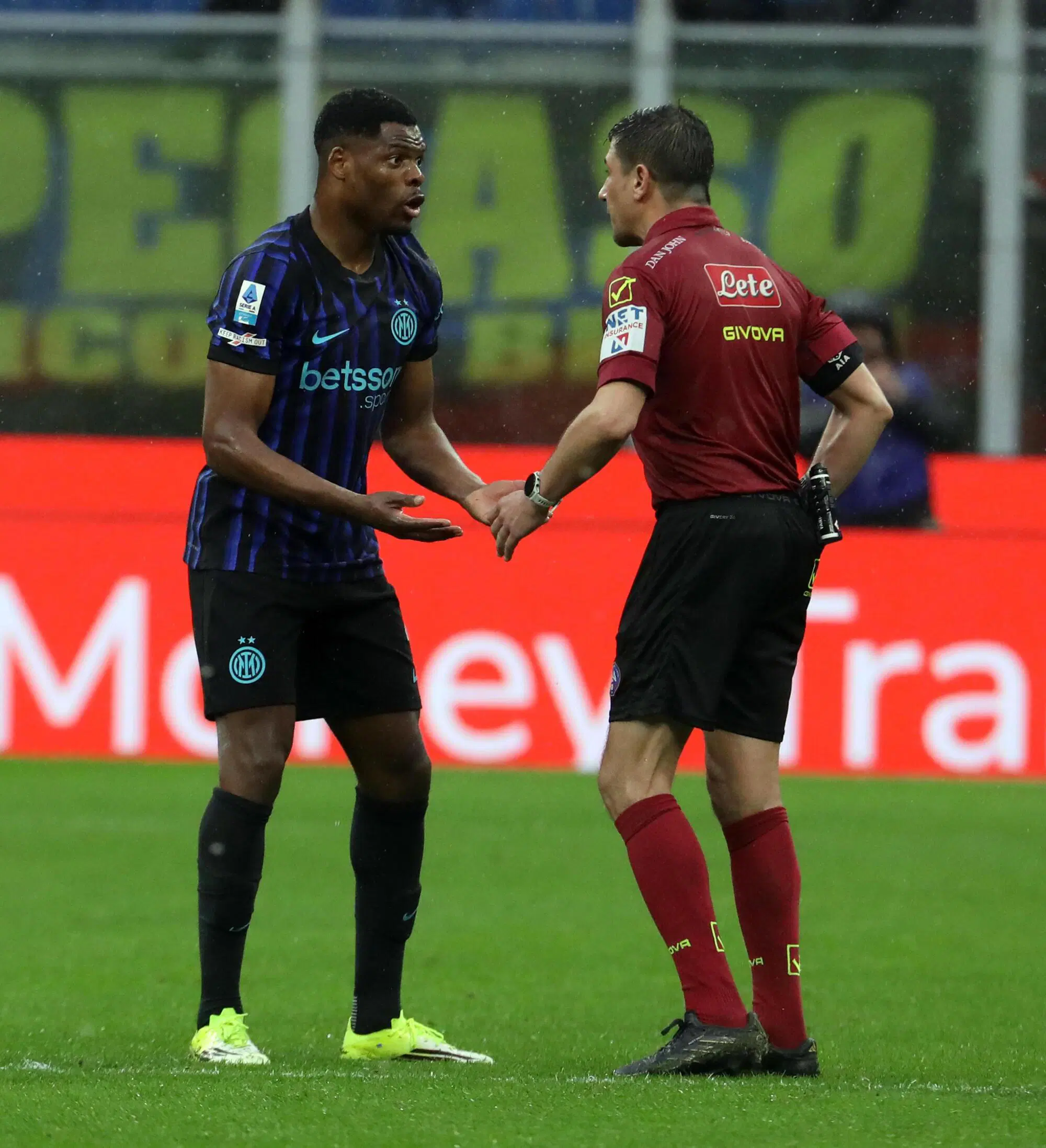 Le proteste di Dumfries