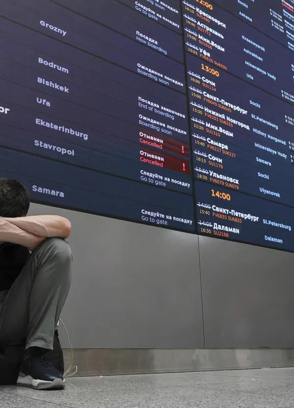 Avete prenotato le vacanze estive? Salutate Fly Emirates, Ethiad e Qatar Airways: con la guerra in Iran spuntano le compagnie cinesi. Ecco come cambia la connettivit&agrave; aerea globale 