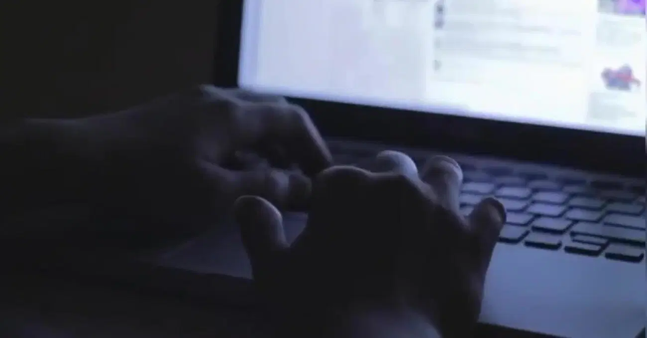 Chi &egrave; il giornalista arrestato con la sua amante per pedopornografia? Il nome lo sappiamo tutti, ma non cercate altro marcio oltre questa storia marcia